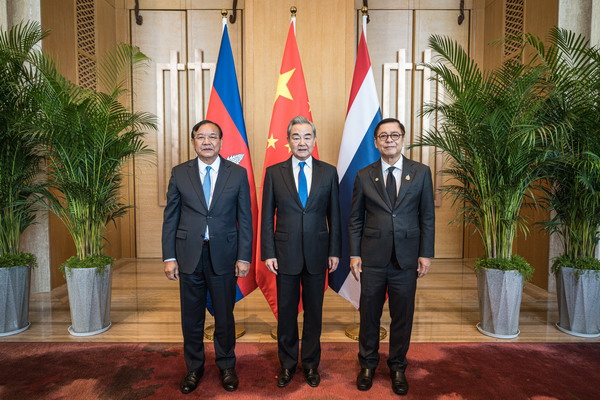 中柬泰外长举行三方会晤